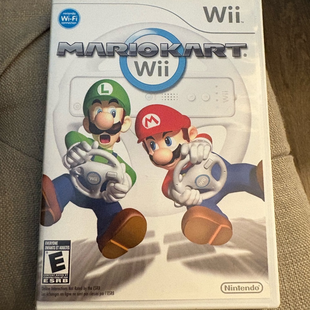 Nintendo Mario Kart Wii - Green and Red